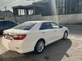 Toyota Camry 2014 года за 9 200 000 тг. в Шымкент – фото 3