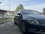 Volkswagen Passat 2012 года за 4 200 000 тг. в Алматы – фото 5