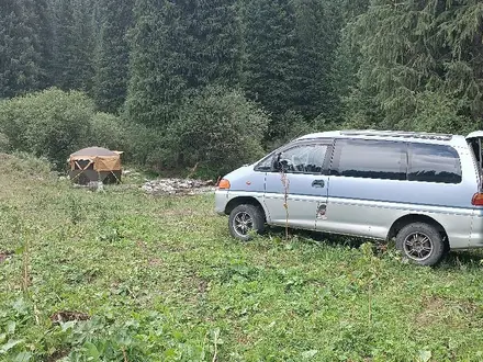 Mitsubishi Space Gear 1995 года за 700 000 тг. в Алматы – фото 2