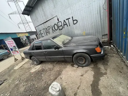 Mercedes-Benz E 260 1989 года за 550 000 тг. в Алматы