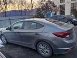 Hyundai Elantra 2019 годаfor9 000 000 тг. в Ащибулак – фото 2