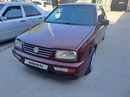 Volkswagen Vento 1993 года за 800 000 тг. в Сарыагаш