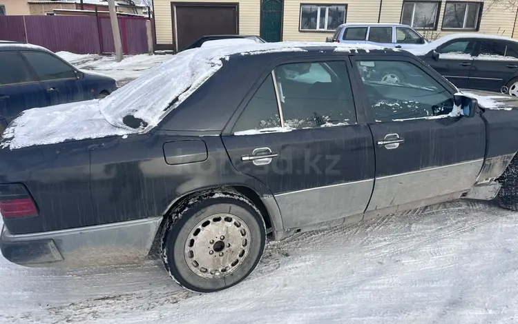 Mercedes-Benz E 220 1992 года за 600 000 тг. в Жезказган