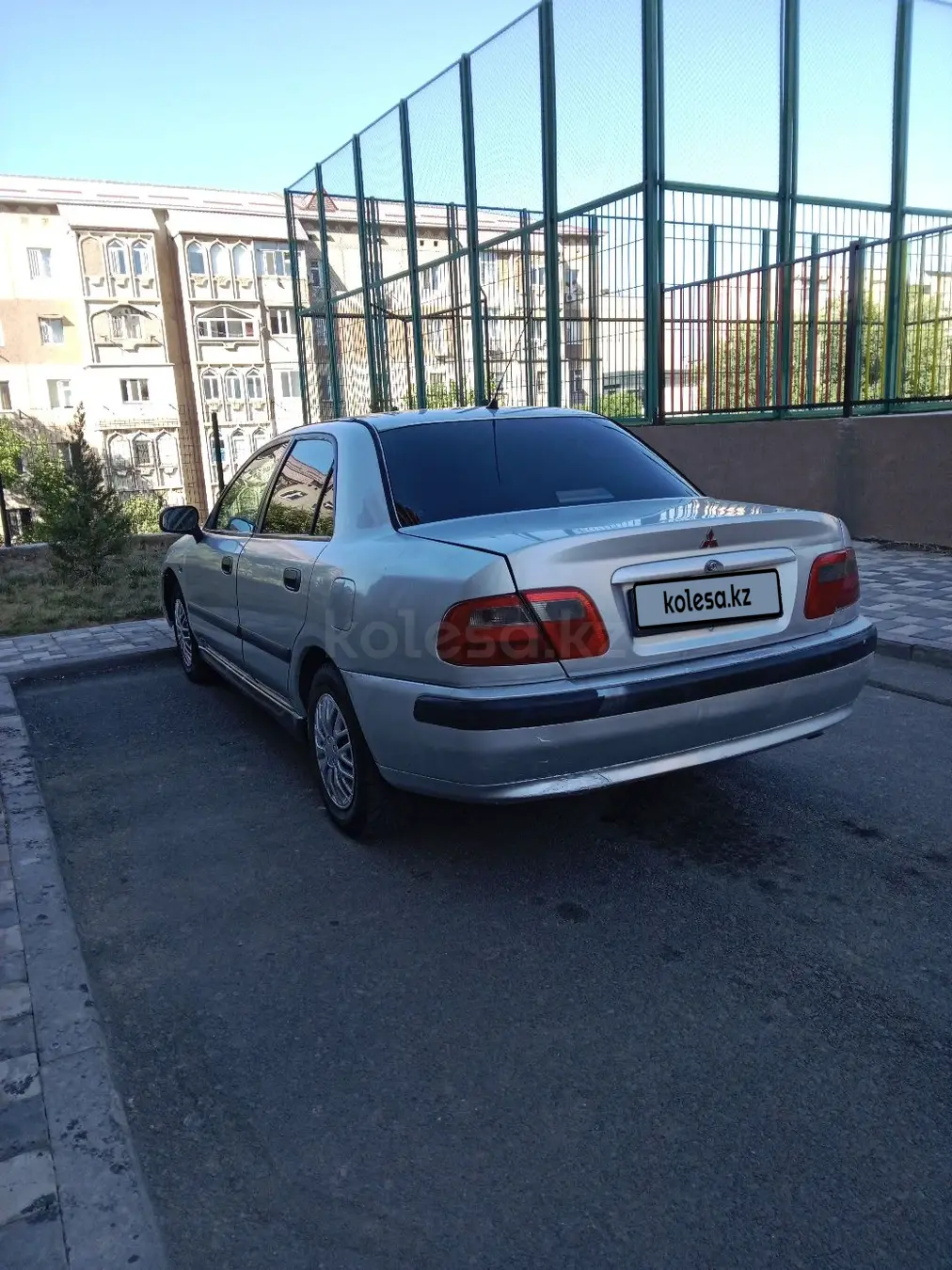 Mitsubishi Carisma, 1999