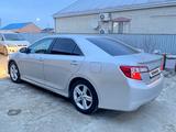 Toyota Camry 2014 года за 9 600 000 тг. в Атырау – фото 2