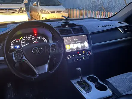 Toyota Camry 2014 года за 9 600 000 тг. в Атырау – фото 16