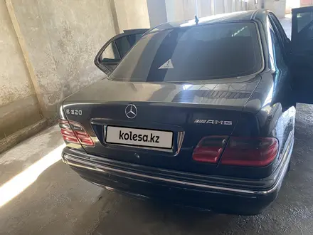 Mercedes-Benz E 320 2001 года за 4 000 000 тг. в Шымкент – фото 4