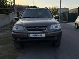 Chevrolet Niva 2013 года за 2 800 000 тг. в Шымкент