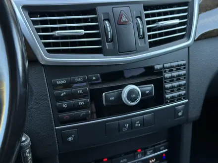 Mercedes-Benz E 200 2011 года за 7 800 000 тг. в Актобе – фото 23