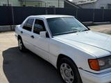 Mercedes-Benz E 200 1992 годаүшін1 100 000 тг. в Алматы – фото 3