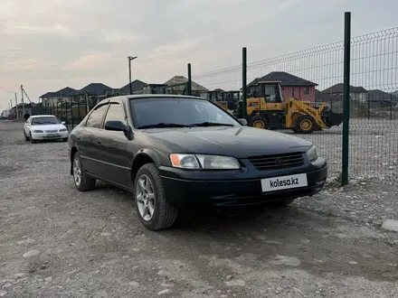 Toyota Camry 1999 года за 2 700 000 тг. в Алматы