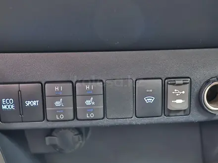 Toyota RAV4 Prestige 2016 года за 9 890 000 тг. в Алматы – фото 22