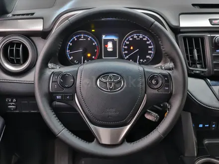 Toyota RAV4 Prestige 2016 года за 9 890 000 тг. в Алматы – фото 9