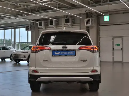 Toyota RAV4 Prestige 2016 года за 9 890 000 тг. в Алматы – фото 5