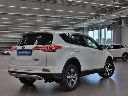 Toyota RAV4 Prestige 2016 года за 9 890 000 тг. в Алматы – фото 6