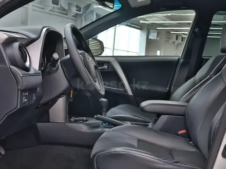 Toyota RAV4 Prestige 2016 года за 9 890 000 тг. в Алматы – фото 10
