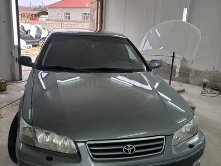 Toyota Camry 2001 года за 3 100 000 тг. в Шымкент