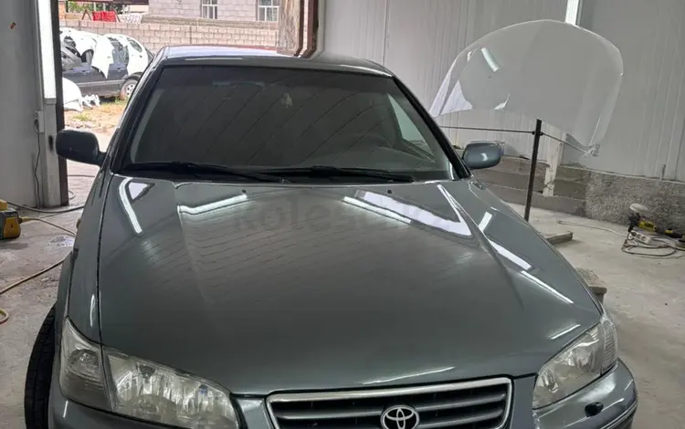 Toyota Camry 2001 годаүшін3 100 000 тг. в Шымкент