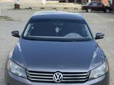 Volkswagen Passat 2014 года за 3 600 000 тг. в Актобе – фото 3