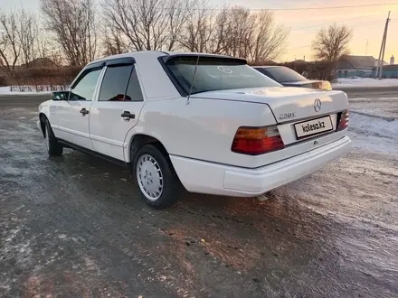 Mercedes-Benz E 230 1988 года за 1 700 000 тг. в Семей – фото 2