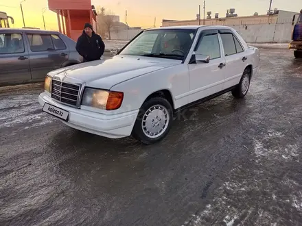 Mercedes-Benz E 230 1988 года за 1 700 000 тг. в Семей – фото 3