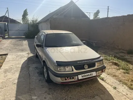 Volkswagen Passat 1995 года за 1 500 000 тг. в Уральск – фото 2