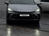 Toyota Camry 2024 года за 15 800 000 тг. в Караганда – фото 2