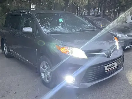 Toyota Sienna 2019 года за 17 200 000 тг. в Алматы – фото 4