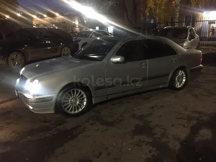 Mercedes-Benz E 280 2000 года за 3 000 000 тг. в Алматы – фото 10