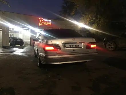 Mercedes-Benz E 280 2000 года за 3 000 000 тг. в Алматы – фото 7