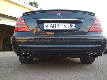 Тюнинг диффузор заднего бампера AMG e63 е55 w211 Mercedes Benz за 35 000 тг. в Алматы – фото 7