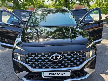 Hyundai Santa Fe 2023 года за 19 300 000 тг. в Караганда