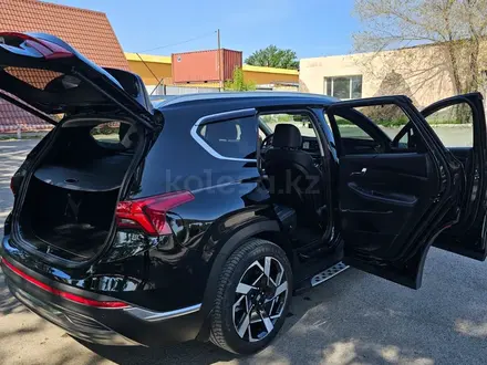 Hyundai Santa Fe 2023 года за 19 300 000 тг. в Караганда – фото 9