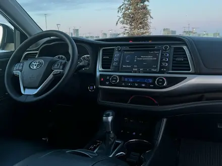 Toyota Highlander 2019 года за 18 900 000 тг. в Астана – фото 21