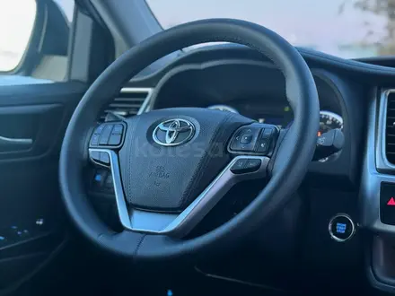 Toyota Highlander 2019 года за 18 900 000 тг. в Астана – фото 22