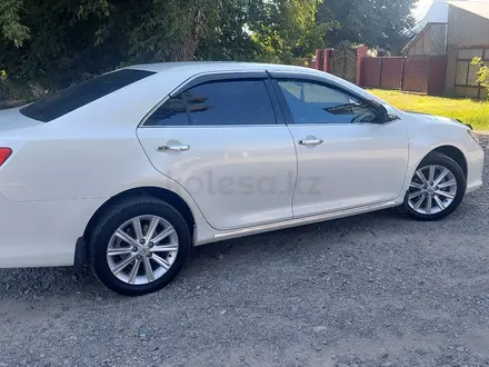 Toyota Camry 2014 года за 11 000 000 тг. в Семей – фото 8