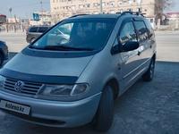 Volkswagen Sharan 1996 годаүшін2 500 000 тг. в Уральск