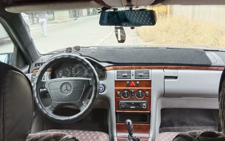 Mercedes-Benz E 230 1996 года за 1 400 000 тг. в Тараз