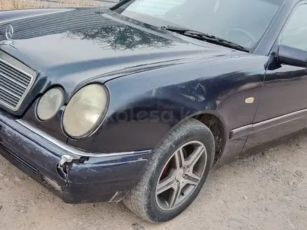 Mercedes-Benz E 230 1996 года за 1 400 000 тг. в Тараз – фото 4