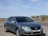 Volkswagen Passat 2007 года за 1 800 000 тг. в Караганда – фото 2