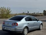 Volkswagen Passat 2007 года за 1 800 000 тг. в Караганда – фото 3