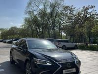 Lexus ES 350 2021 года за 27 000 000 тг. в Шымкент
