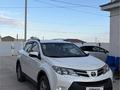 Toyota RAV4 2015 года за 9 000 000 тг. в Атырау – фото 3