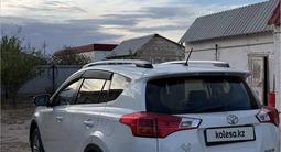 Toyota RAV4 2015 года за 9 000 000 тг. в Атырау – фото 5