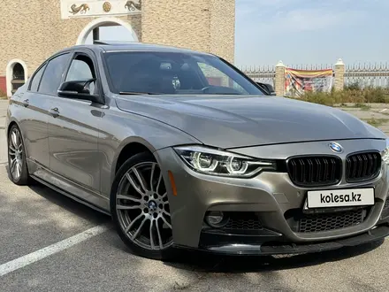 BMW 330 2018 года за 14 500 000 тг. в Алматы – фото 17