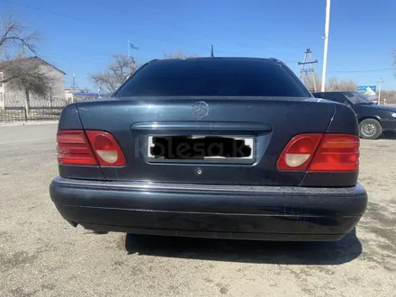 Mercedes-Benz E 240 1998 года за 2 900 000 тг. в Тараз – фото 2