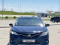 Toyota Camry 2020 года за 8 200 000 тг. в Астана – фото 2