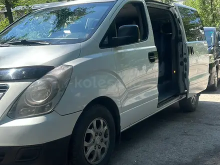 Hyundai H-1 2016 года за 12 500 000 тг. в Алматы – фото 2