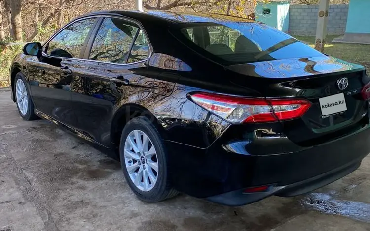 Toyota Camry 2018 года за 9 000 000 тг. в Шымкент