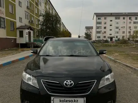 Toyota Camry 2007 года за 4 200 000 тг. в Атырау – фото 3